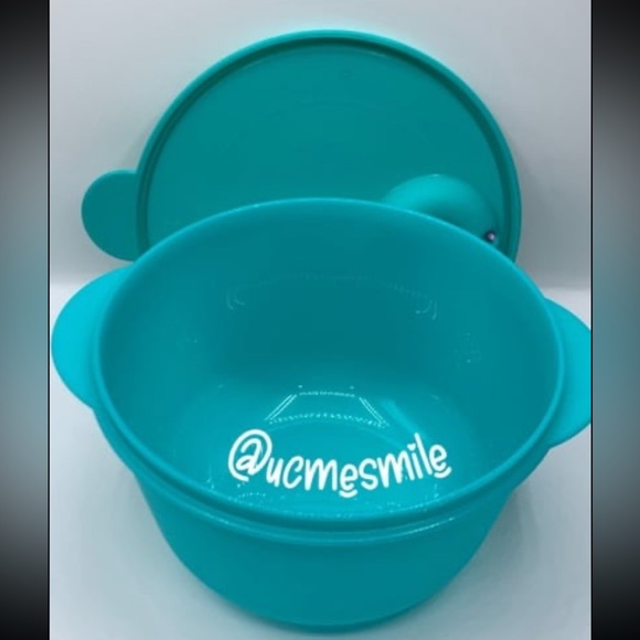 Tupperware Set of (3) Crystalwave Round Microwave Containers With Spout - Picture 5 of 10